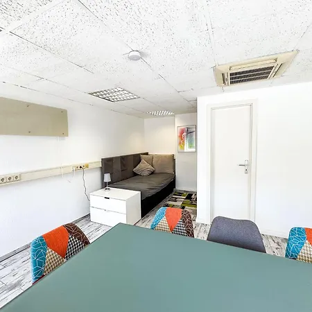 Top-wohnung Fuer Gruppen 15 Min Zum Alex Parken Berlin