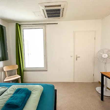 Top-wohnung Fuer Gruppen 15 Min Zum Alex Parken Apartment