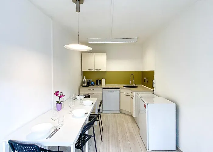 Top-wohnung Fuer Gruppen 15 Min Zum Alex Parken Apartment